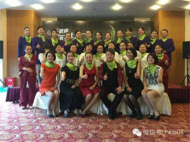 ���ʿ�cľ�m�C��Ӣ�F(tu��n)�(du��)��Ӱ