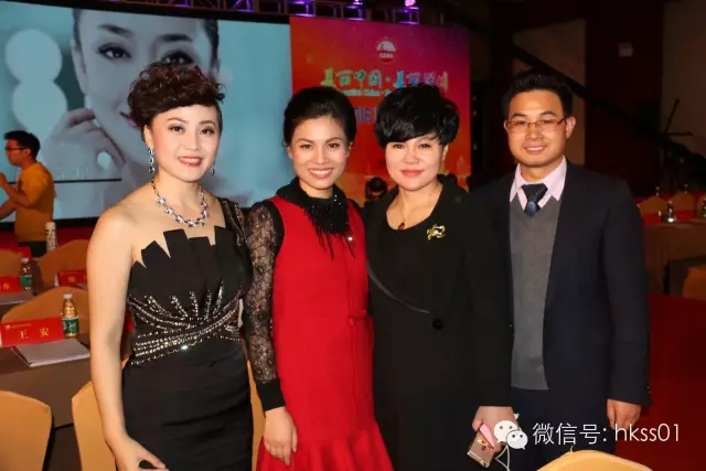 �������f(xi��)�����L��ʢ�����F�����L�����AŮʿ�����F�e�y�A���W(xu��)Ժ������У�L��ͬ��ϯ�˱������